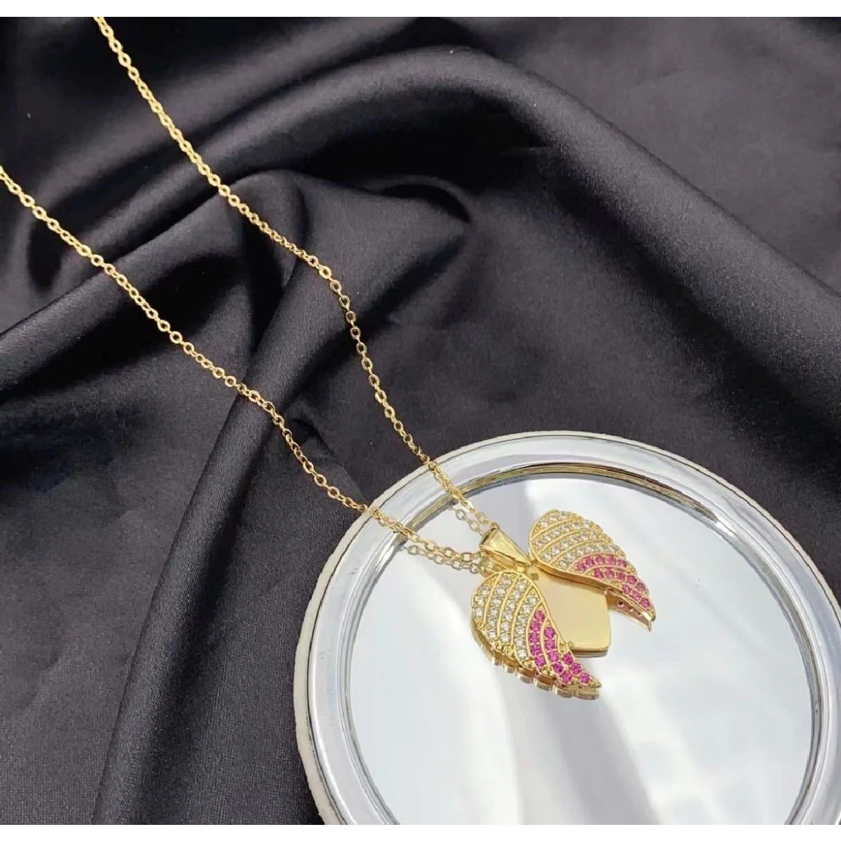 Elegant Angel Wings Pendant with Chain